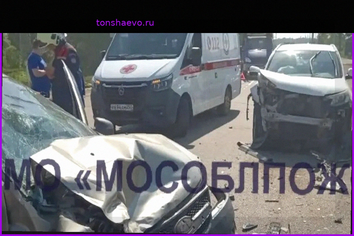 ДТП в Чехове: Два человека пострадали при столкновении авто