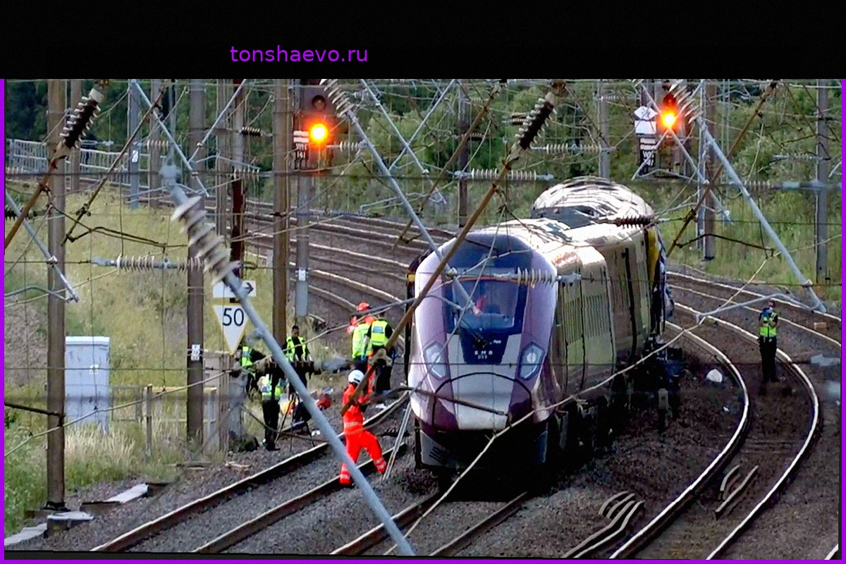 Zugverkehr eingestellt: Ein Toter und dutzende Verletzte bei Zugunglück in England